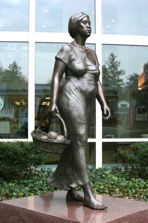 Gwen Marcus, bronze sculpture